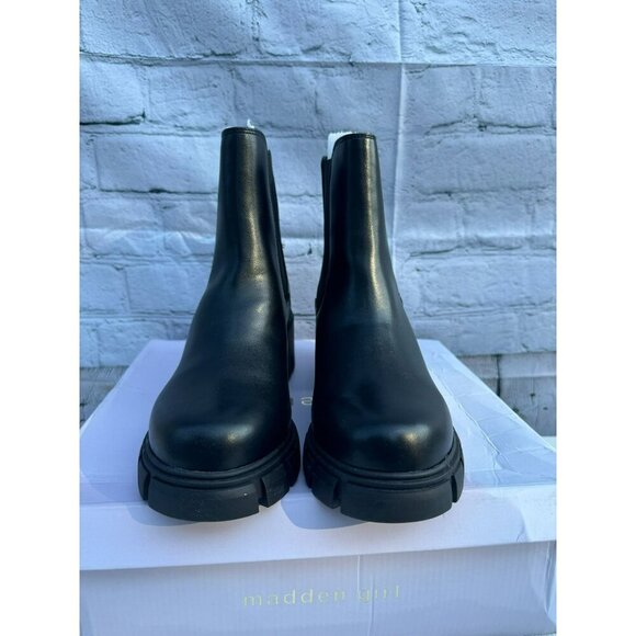 Madden girl black ankle Chelsea Tessa boots pull on chunky lug sole NWB size - Picture 3 of 8